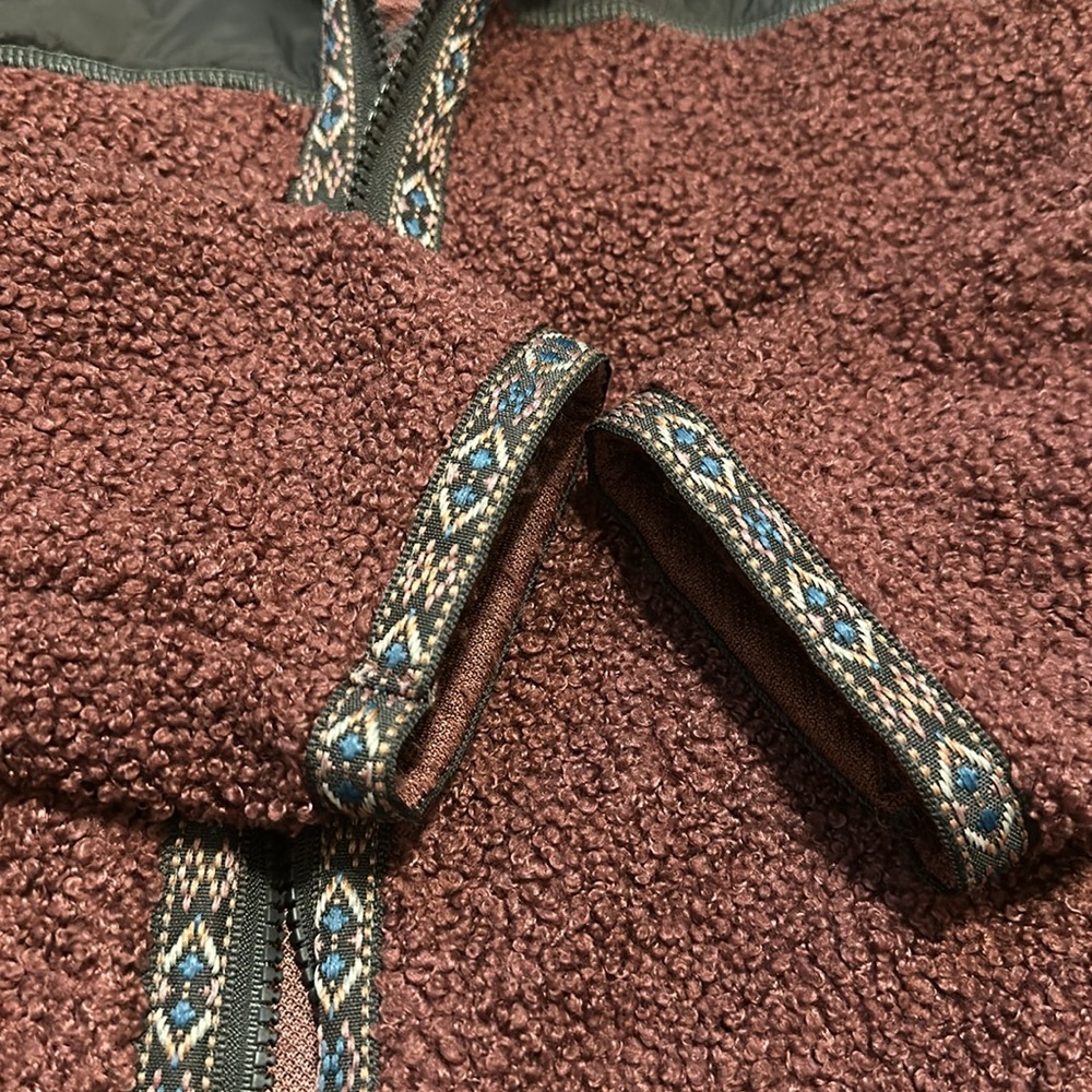 Bucees Jacket Small - Picture 4 of 4
